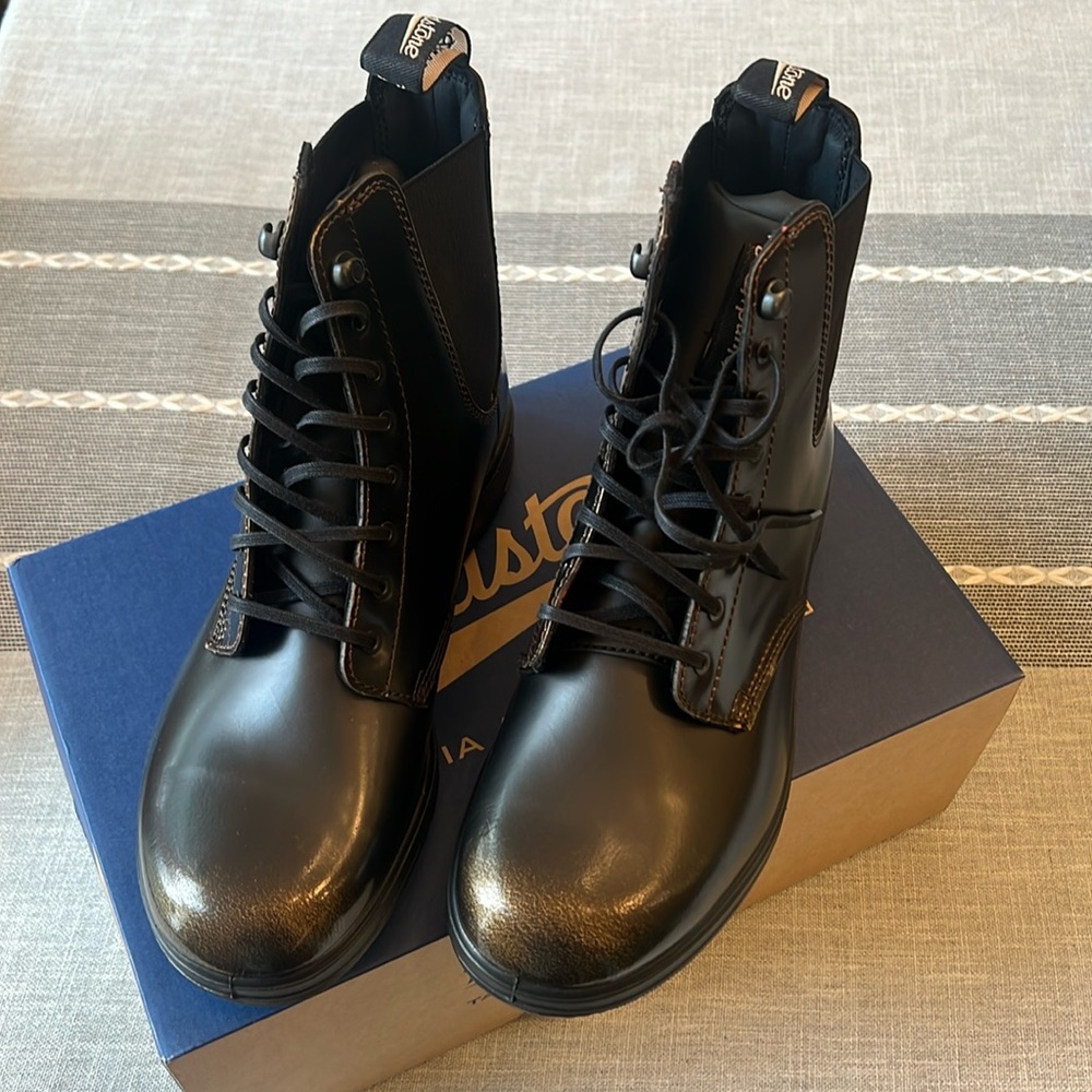 Blundstone Gold Brush boots NEW IN BOX